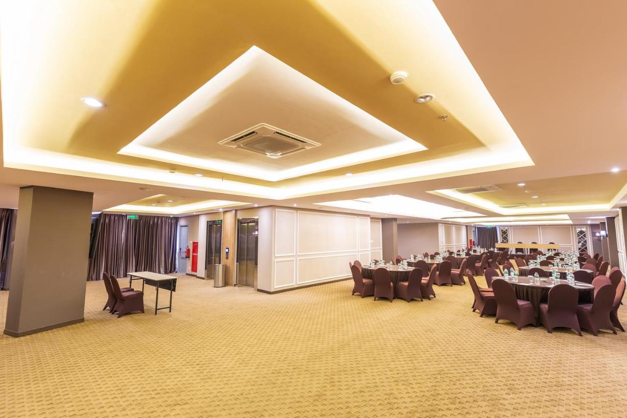 Great Diponegoro Hotel Surabaya Exterior photo